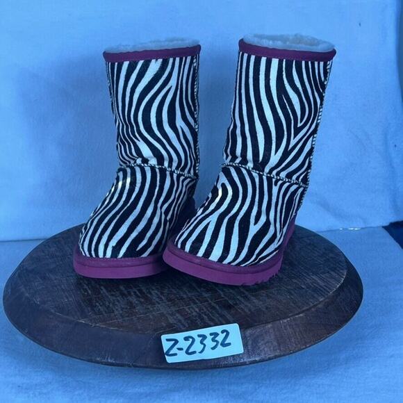 UGG Australia Boots Womens 6 Classic Short Leather Real Fur Zebra Print Lined - Picture 13 of 13